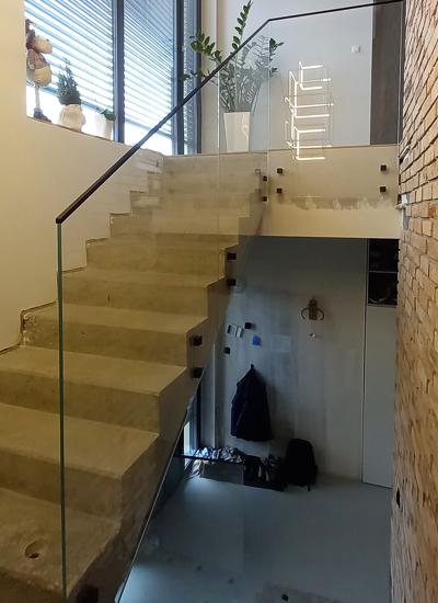 Szklana balustrada do schodów