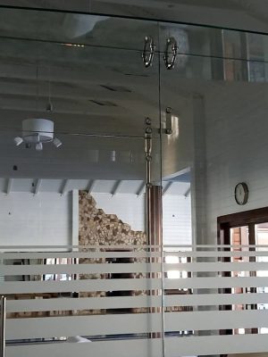 Bezramowa szklana pszegroda