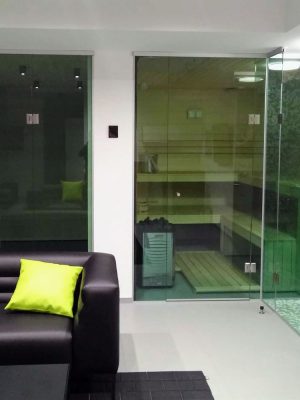 Glass partitions in apartments